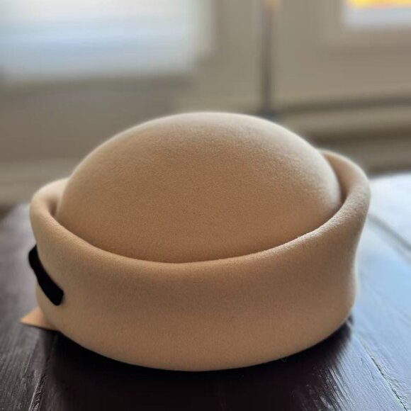 cream felt ladies winter hat - Picture 4 of 6